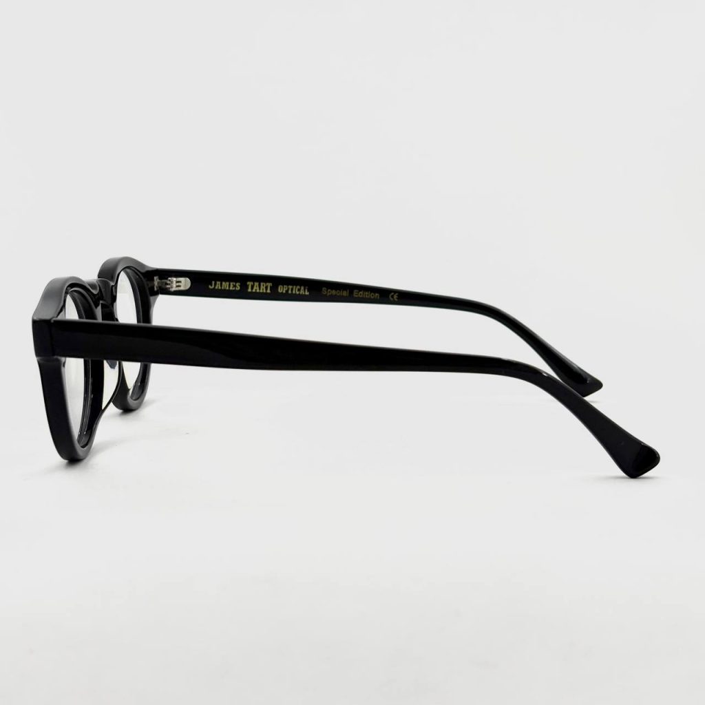 نمای بغل عینک کاوردار جیمز تارت