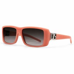 عینک آفتابی وینتیج Dolce & Gabbana 885S‑K40 از نمای زاویه دار