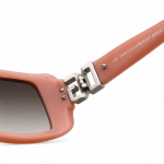 عینک آفتابی وینتیج Dolce & Gabbana 885S‑K40 از نمای نزدیک به اتصالات