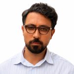 عینک وینتیج France مدل France روی صورت یک آقا